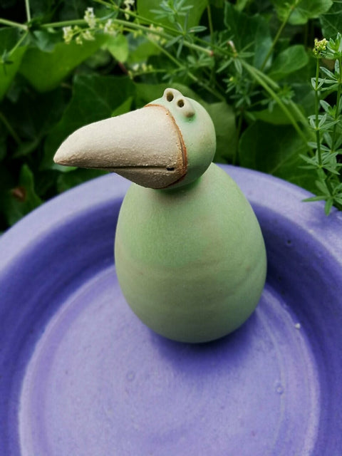 Susanne Boerner: 'Motzi mit Vogeltraenke'