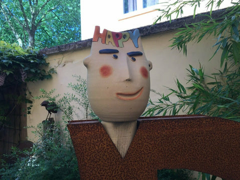Susanne Boerner: 'Großfigur: BE HAPPY'
